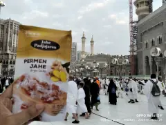 Kemasan Permen Jahe Padjajaran dengan latar Masjidil Haram di Makkah